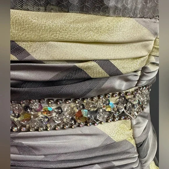 Tony Bowls Elegant High Low Sequined Bead Plaid Prom Dress Sz 8 Silver Yellow - Picture 4 of 12
